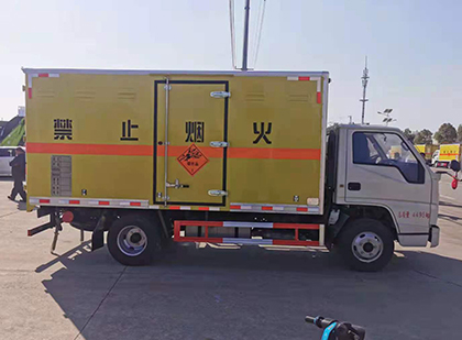 左云爆破器材运输车技术升级与安全合规新趋势