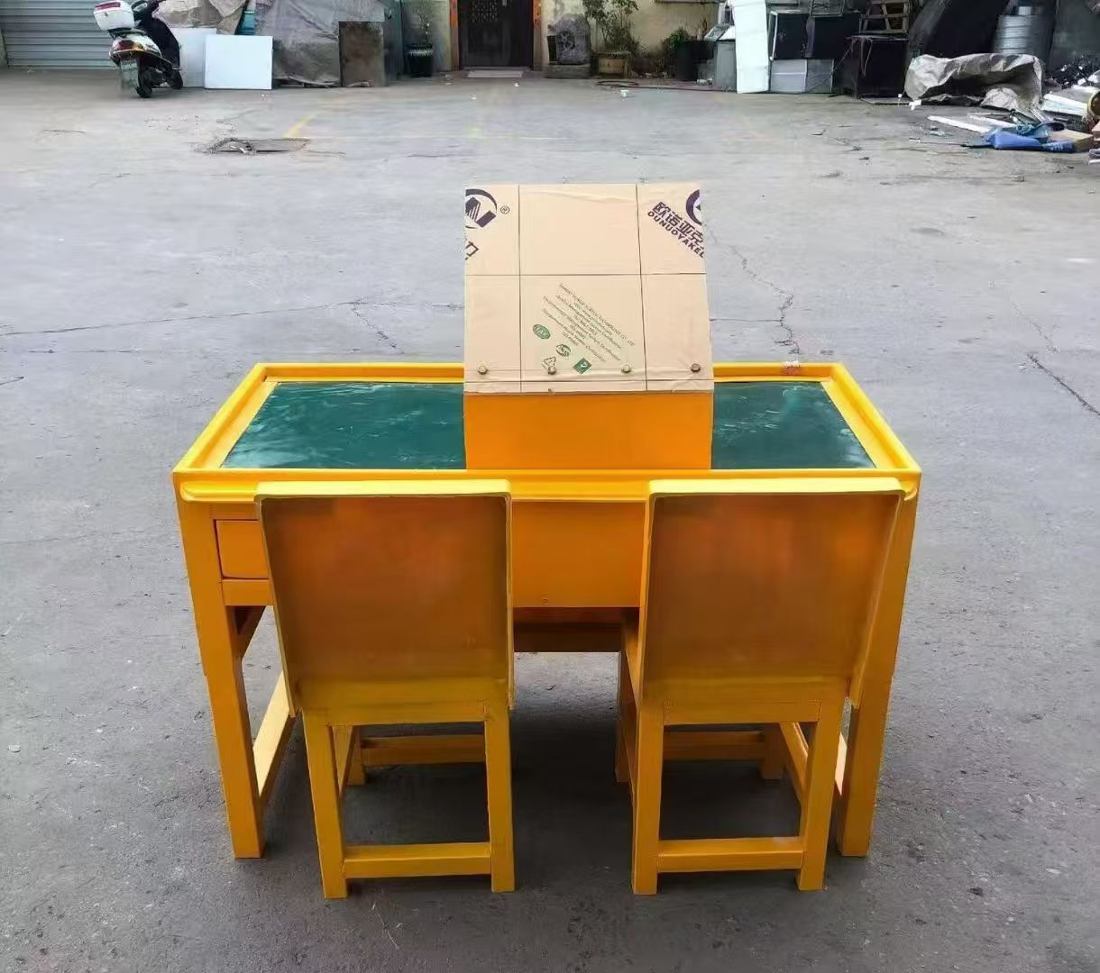 左云防静电导通桌井下煤矿火工品发放桌：危险品流转的安全守护者